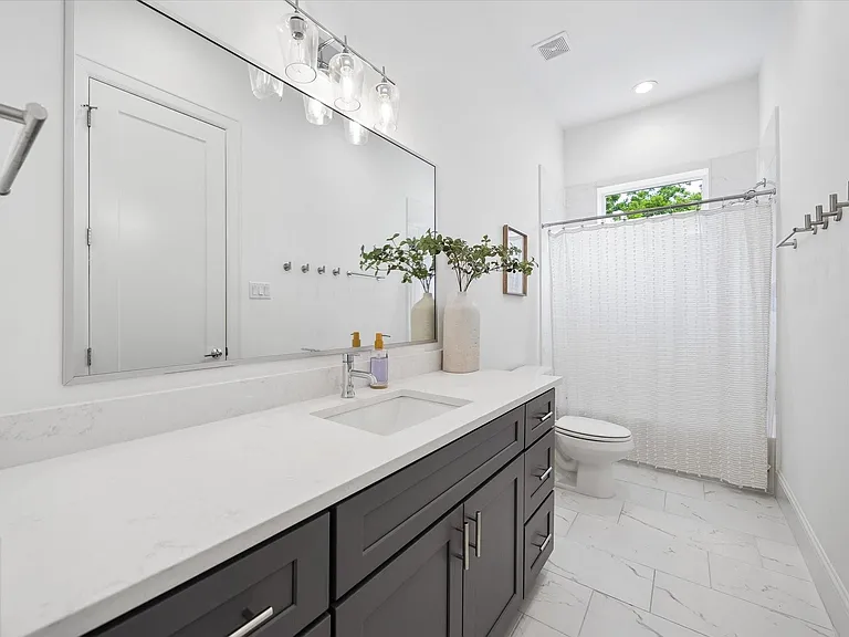 826 Nadine St — Photo 9