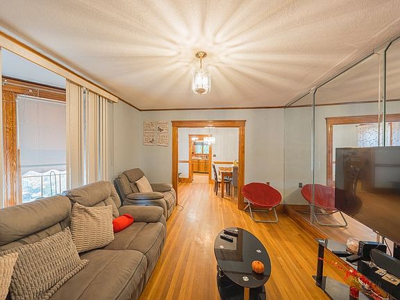 2nd image of 33 Olive St