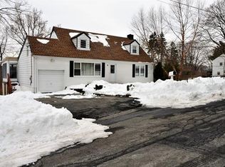 932 Parkway Pl, Yorktown Heights, NY 10598