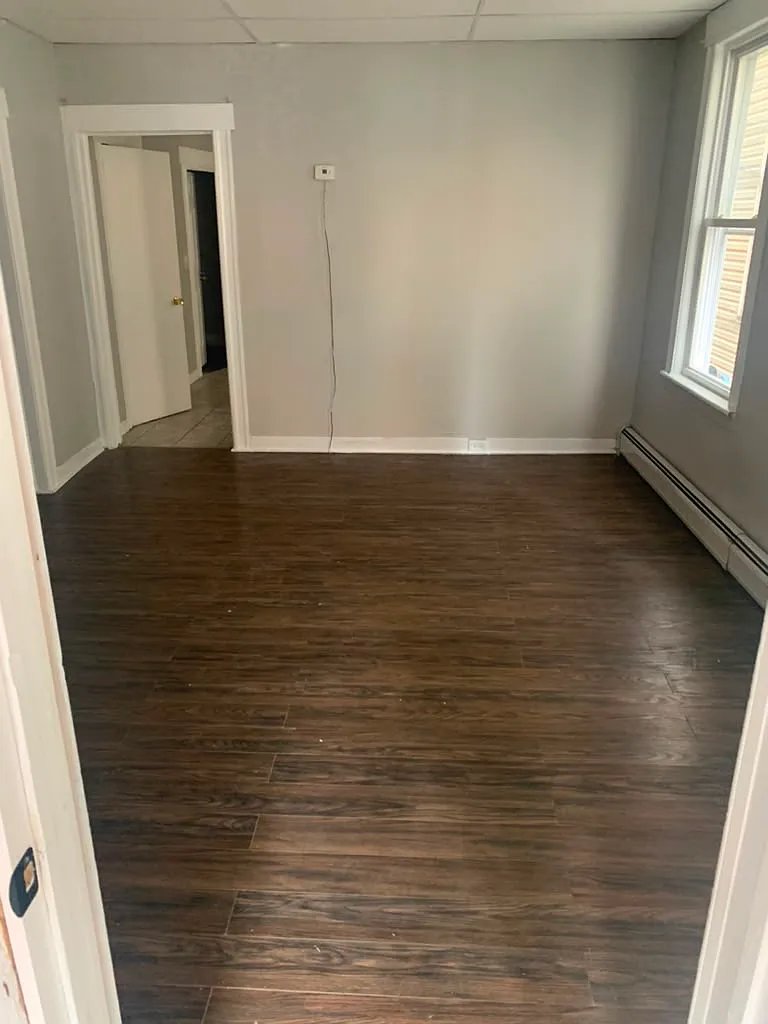 4 bed, 1000 sqft, $2,500 — Photo 4
