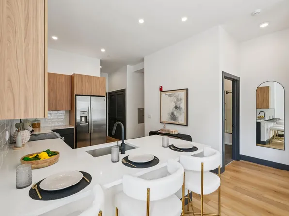 Lexington on Broadway