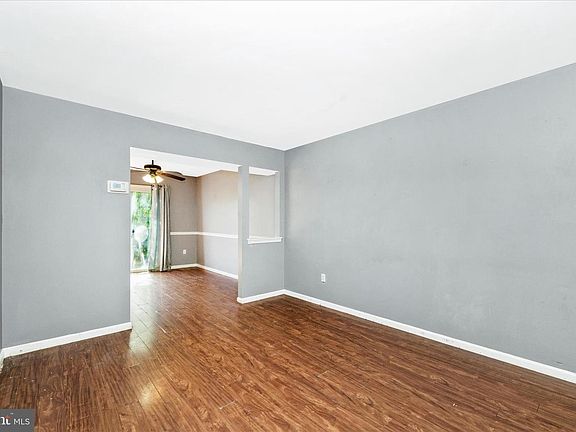 3rd image of 19131 Broadwater Way