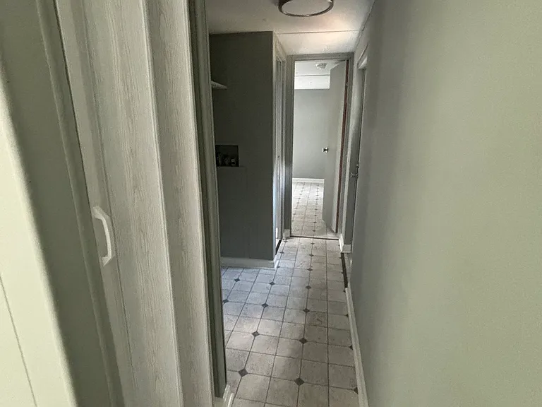 2302 Marlette Ct — Photo 3