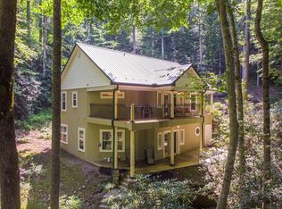 1010 Muskrat Valley Ln, Franklin, NC 28734