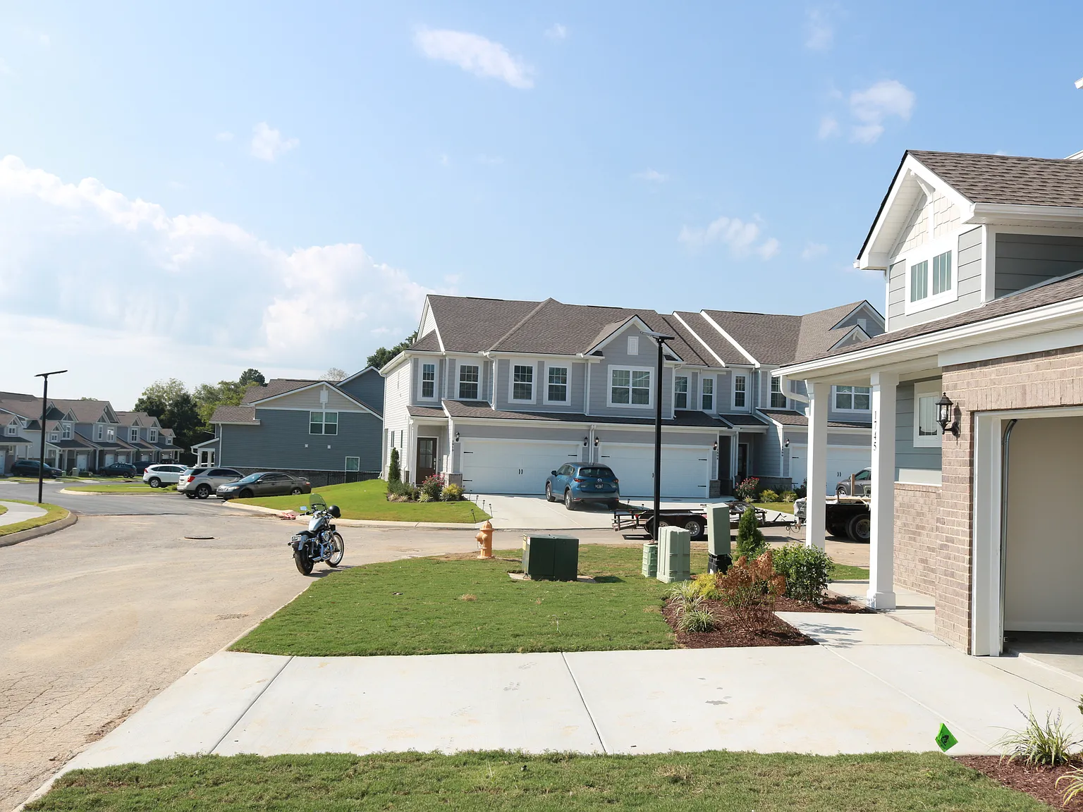 3 bed, 1729 sqft, $1,945 — Photo 2