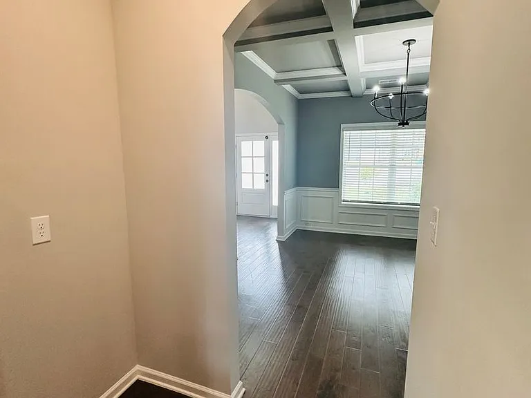 317 Shoshone Cir — Photo 7