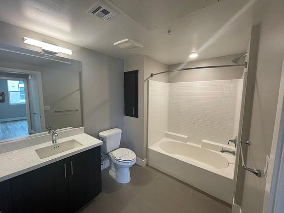 2nd image of 555 W Date St #405