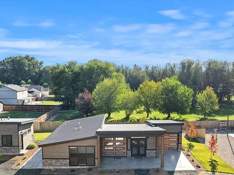 362 W London St — Photo 19