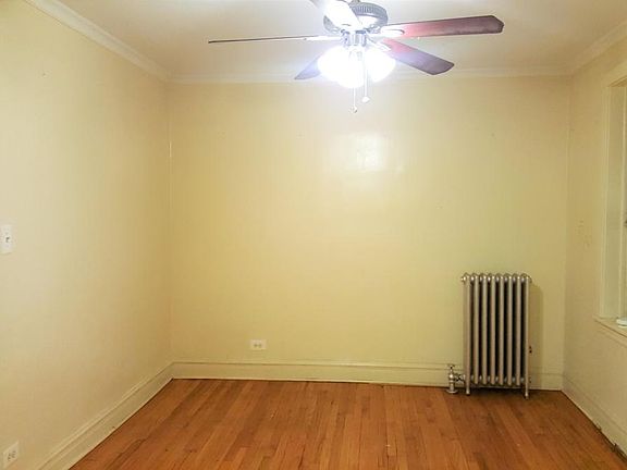 3rd image of 4001 W Oakdale Ave #3