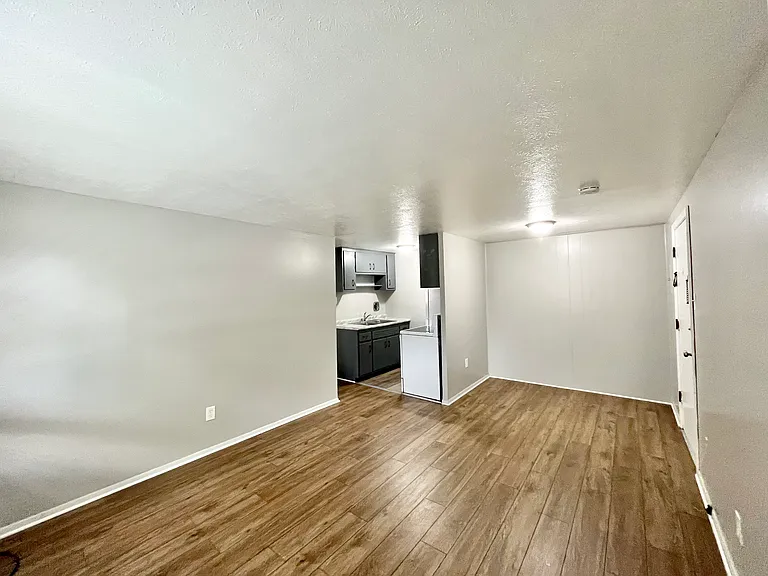 Concord House Apartments — Photo 8