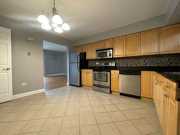 2nd image of 6450 S New England Ave APT 3B