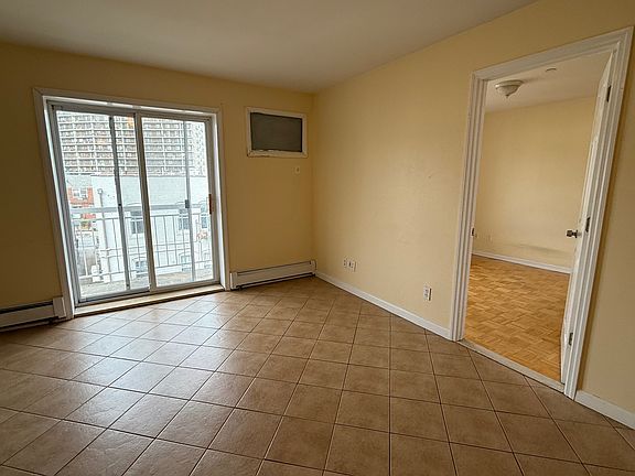 2nd image of 2522 14th Pl APT 2R
