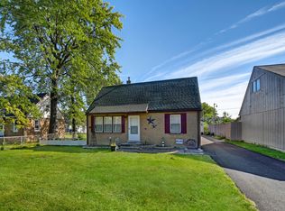 6943 S Roberts Rd, Bridgeview, IL 60455