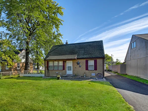 6943 Roberts Rd, Bridgeview, IL 60455
