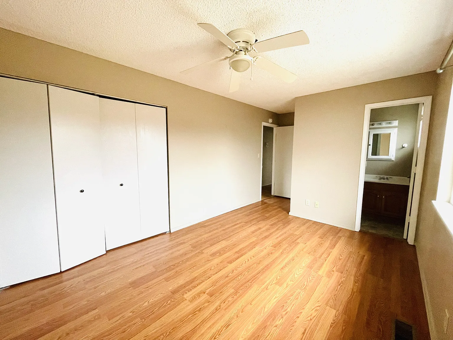 1041 Warwick Avenue - 1 — Photo 3