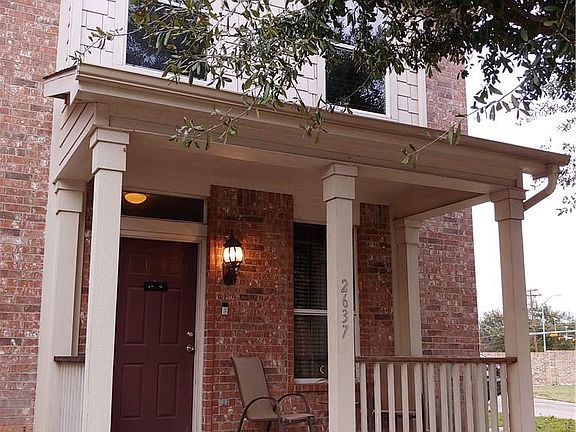2nd image of 2637 Boedeker Dr