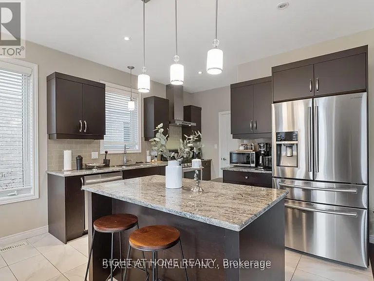 402 Tansbury St N — Photo 11