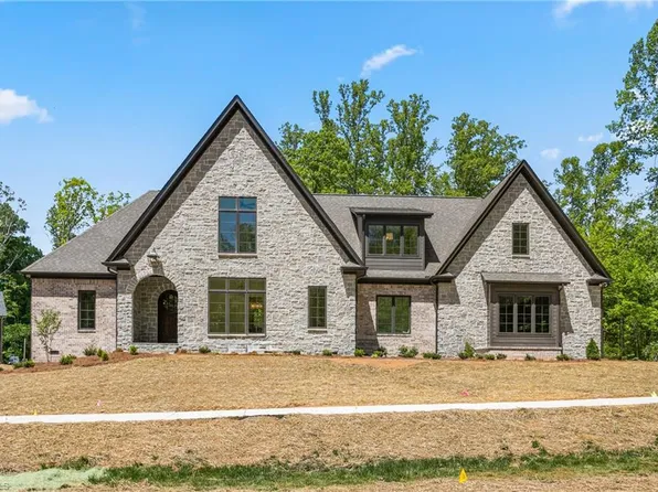 8198 Falcons Trl, Oak Ridge, NC 27310