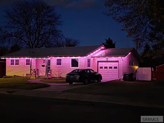 3rd image of 842 Claire View Ln