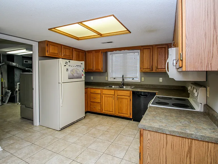 117 Hollyridge Ln — Photo 30