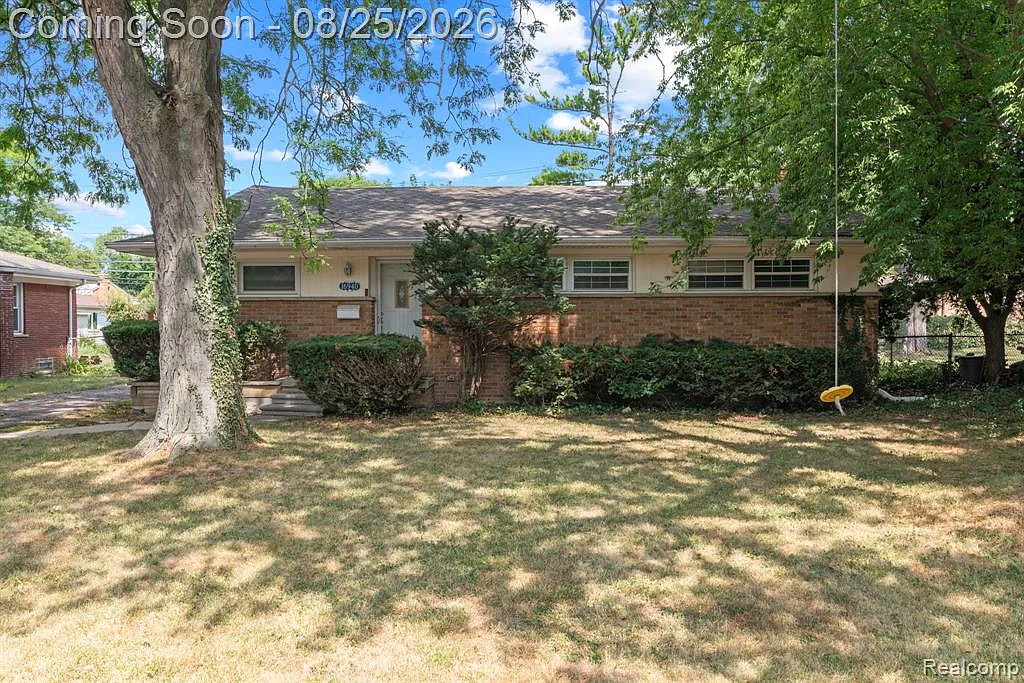 3 bed, 2.0 bath, 1876 sqft, $2,000 — Photo 1