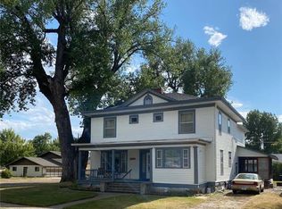 318 N 5th Ave, Forsyth, MT 59327