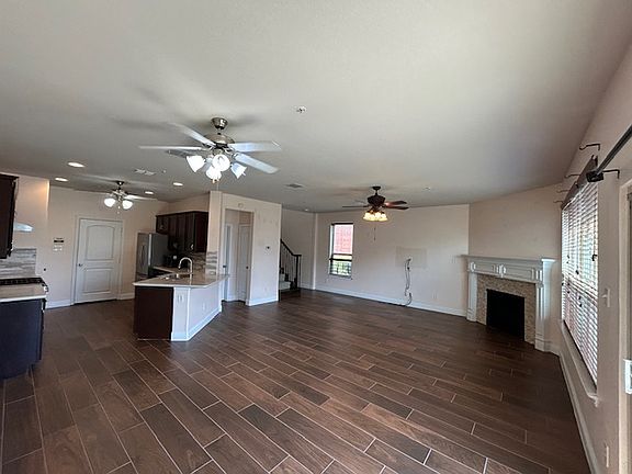 3rd image of 452 Hunt Dr