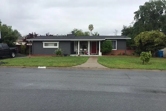 3 bed, 1900 sqft, $5,500 — Photo 3