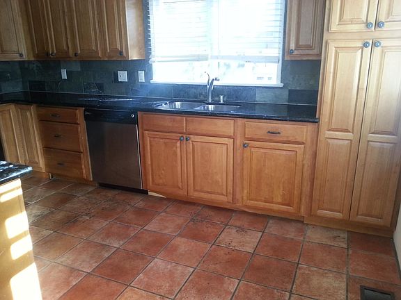 5th image of 1035 Archer St #A