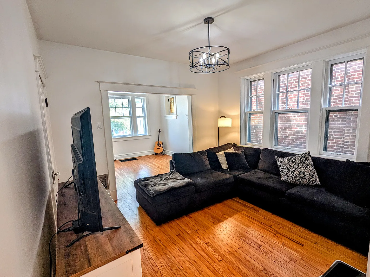 1 bed, 900 sqft, $1,350 — Photo 3