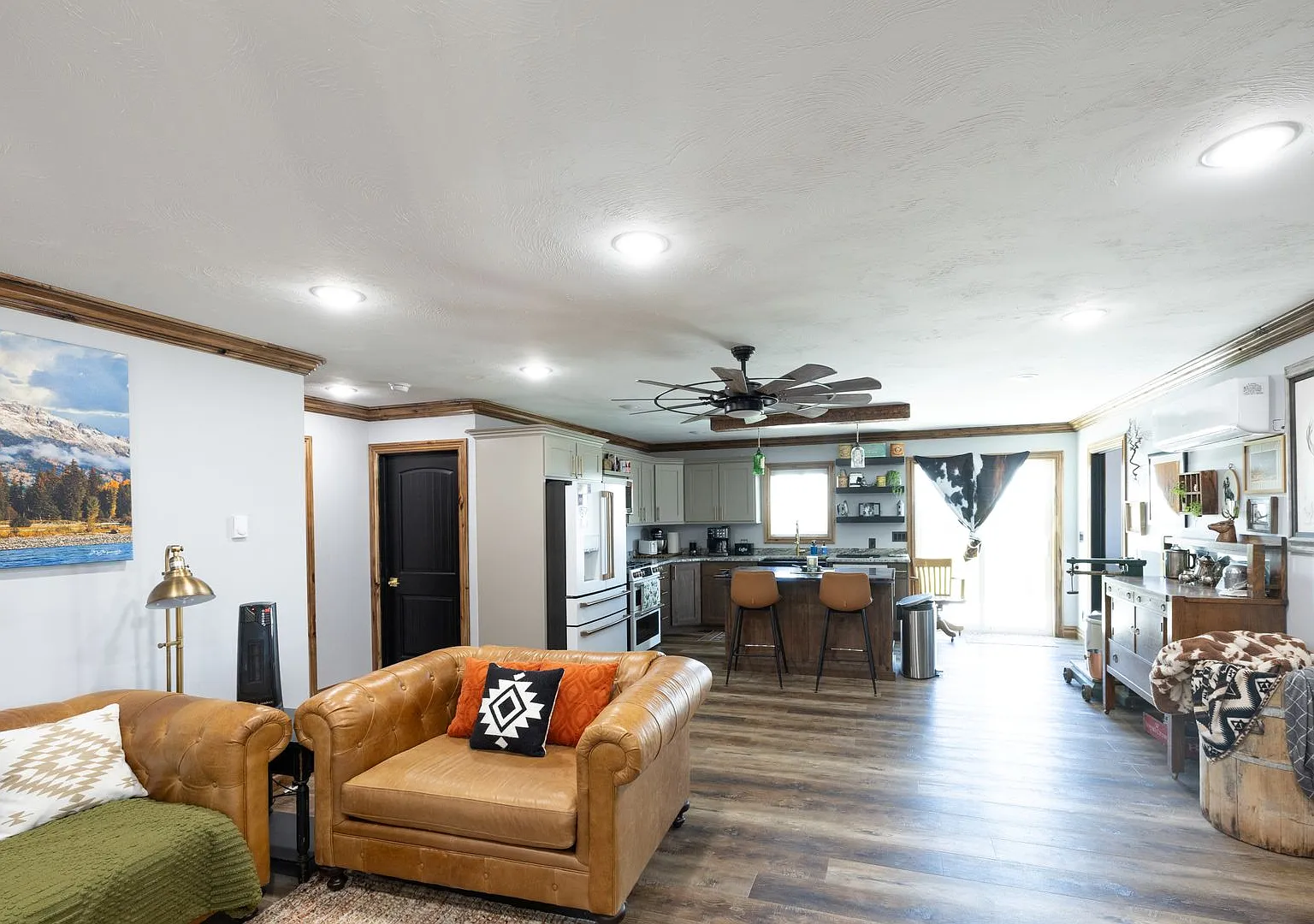 Custom 3 Bed 2 Bath Home In Teton - Utilities Included (Besides Internet) — Photo 3