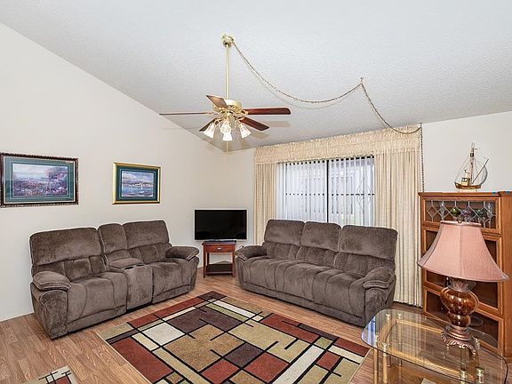 2nd image of 686 W 37th Pl