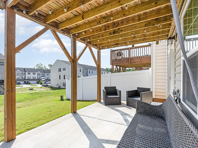 235 Misty Pike Dr — Photo 12