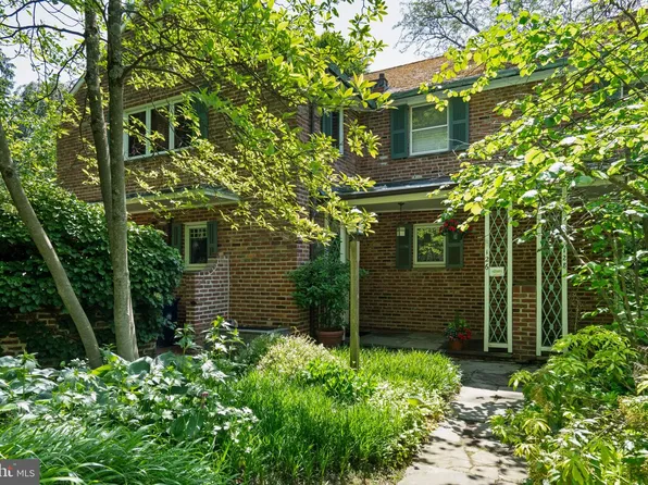 126 W Gravers Ln, Philadelphia, PA 19118