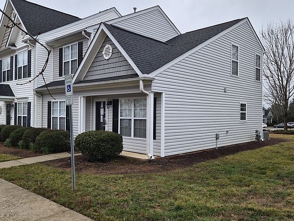 2nd image of 455 Dunwood Dr