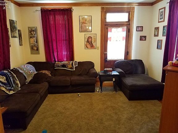 3rd image of 80 Schonhardt St
