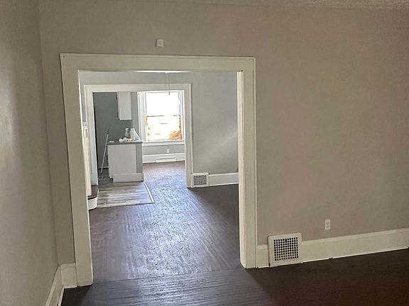 3rd image of 1351 Logan Ave NW