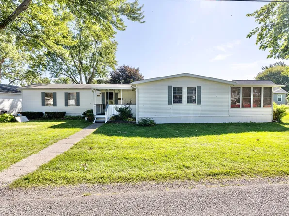 7180 Hancock Dr, Russells Point, OH 43348