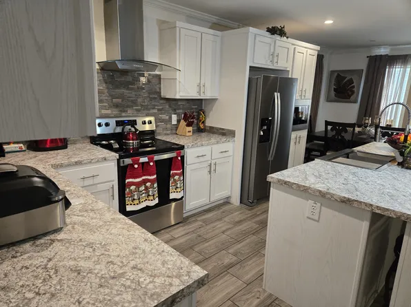 11015 Bluebird Dr #Mh084, Dade City, FL 33525