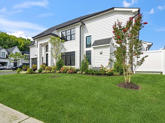 2nd image of 93 Three Ponds Ln