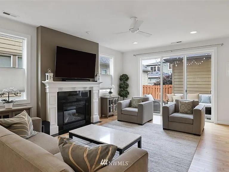 1660 NE Falls Dr — Photo 14