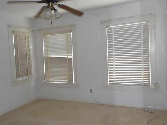 3rd image of 1705 Beverly Dr