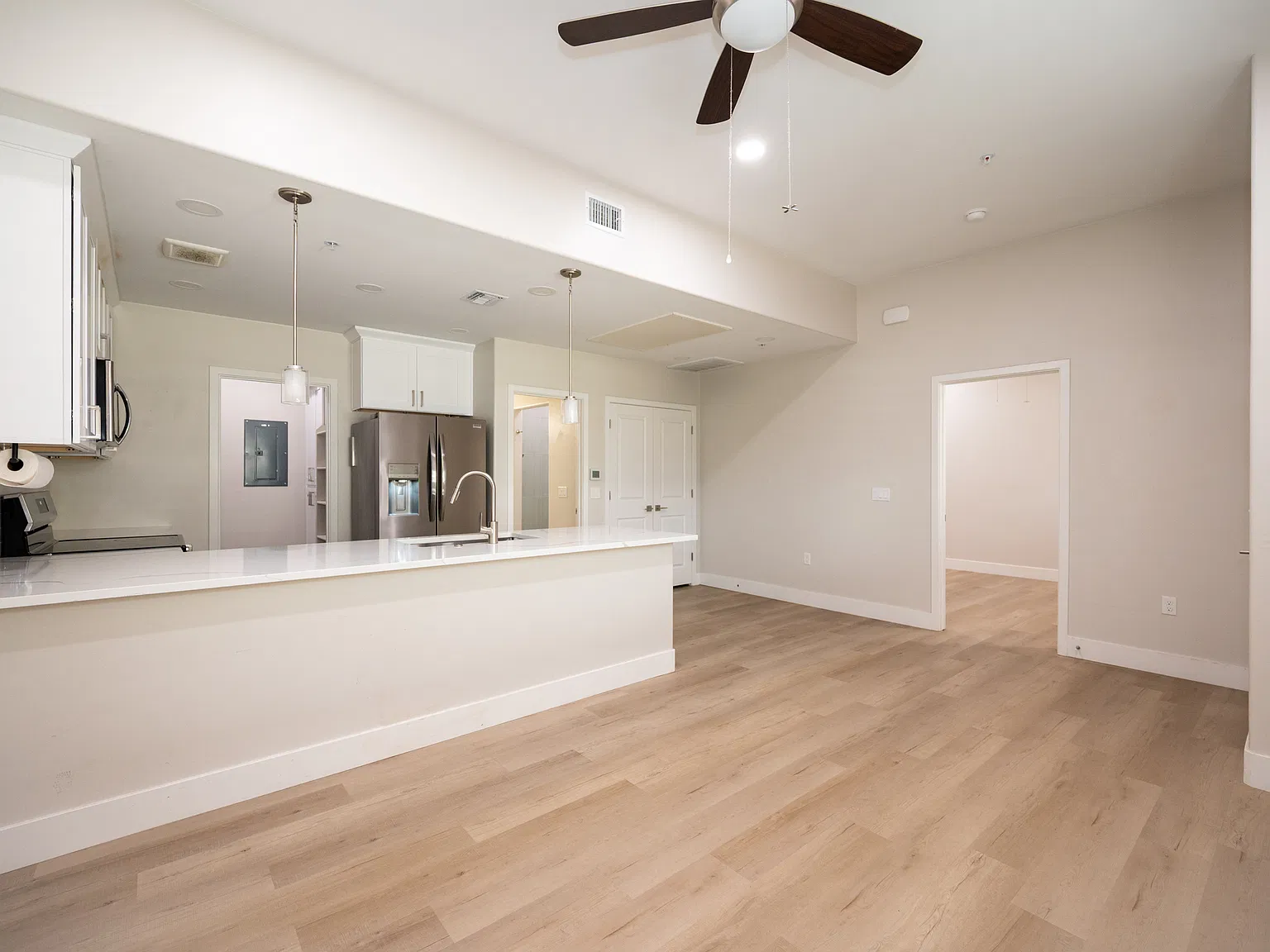 1 bed, 765 sqft, $1,450 — Photo 3