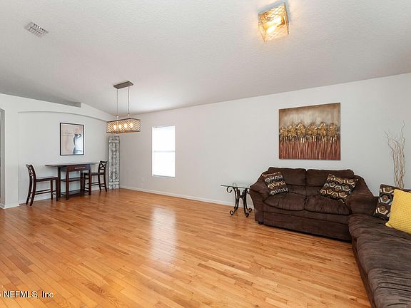 5th image of 499 S ABERDEENSHIRE Drive