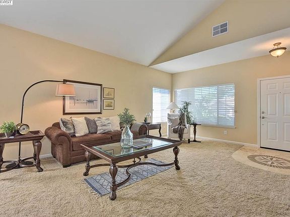 5th image of 1203 Cheshire Cir