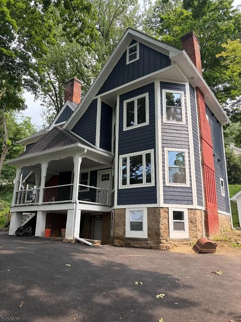 2 bed, 1.0 bath, 772 sqft, $3,250 — Photo 2