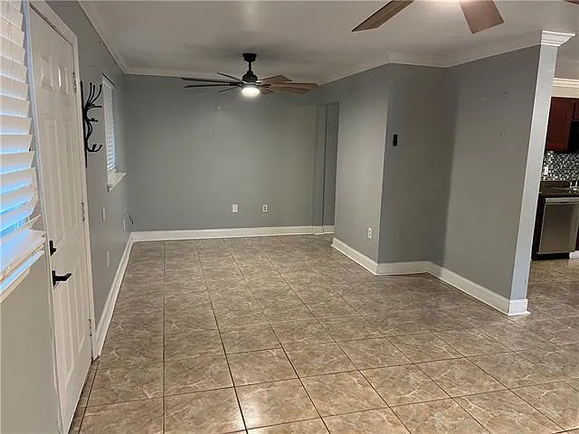2716 Riverland Dr — Photo 2