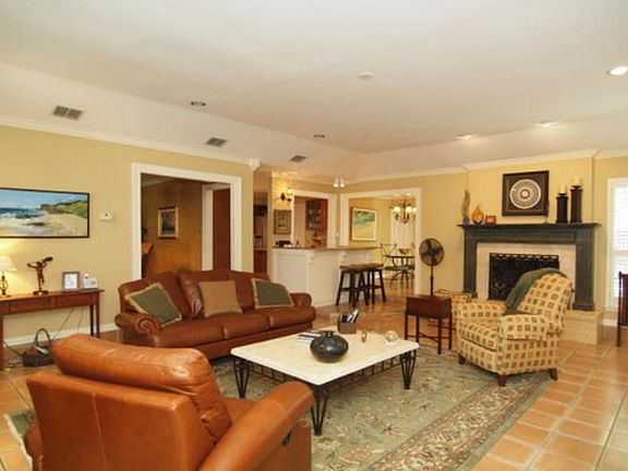 2nd image of 6030 Parkland Dr
