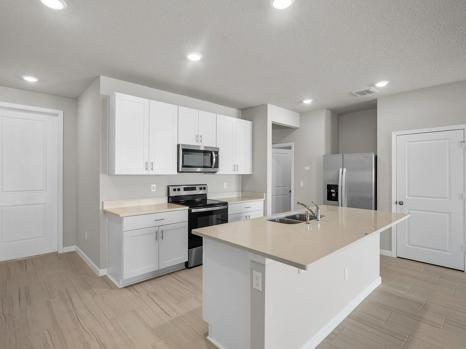 3 bed, 2.5 bath, 1804 sqft, $2,900 — Photo 2