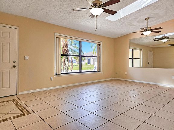 4th image of 914 SW John Maccormack Ter Terrace
